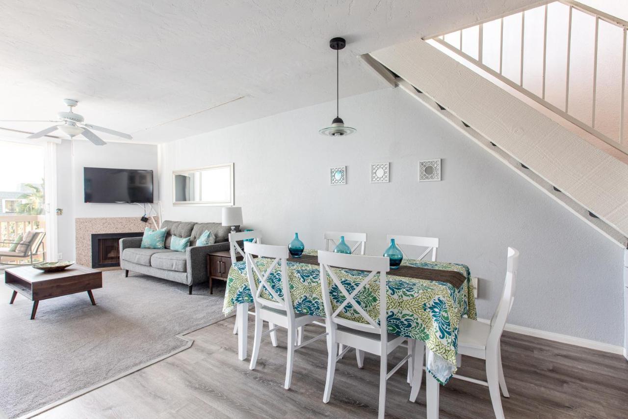 3 Bedroom! - Complex Is On The With Huge Pool Oceanside